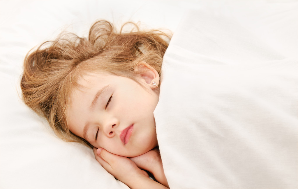 roztomilá malá holka spánek - Fotografie, Obrázek