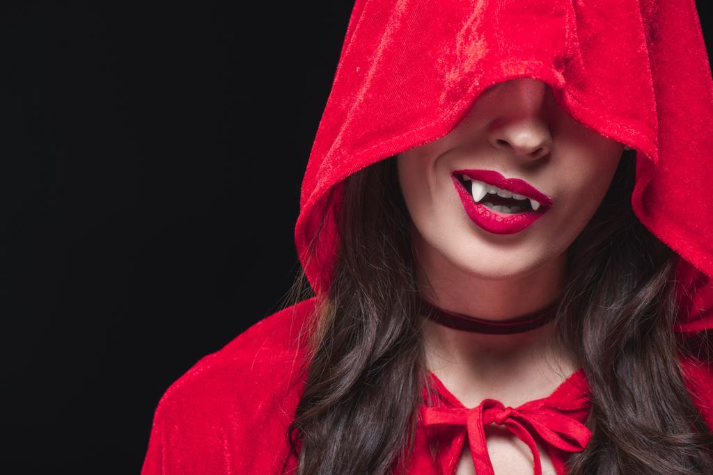 vampiro donna in mantello rosso isolato su nero
 - Foto, immagini
