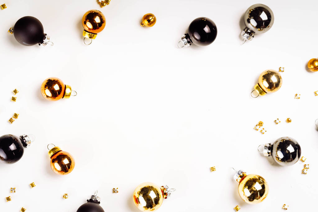 Navidad plano laico escena con bolas de vidrio - Foto, imagen