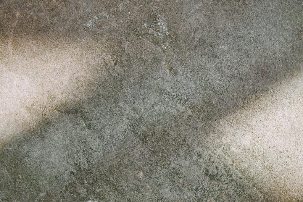 pierre grise texturée minable avec lumière du soleil
 - Photo, image