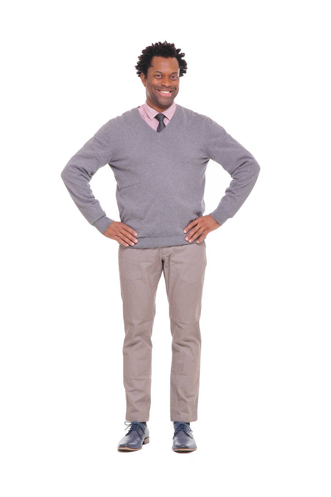 Lächelnder schwarzer Mann posiert - Foto, Bild