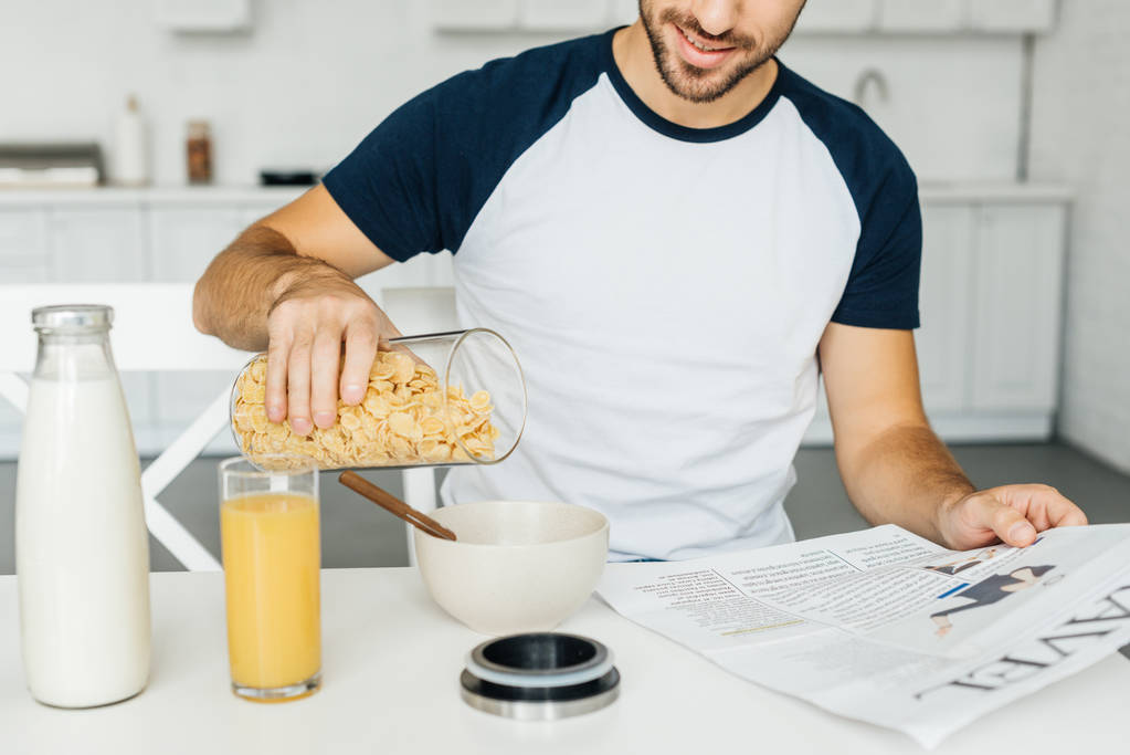 vágott reggelizés konyha otthon az ember lövés - Fotó, kép