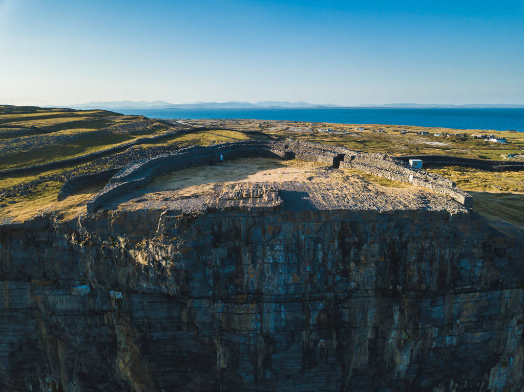 Veduta aerea del forte di Dun Aonghasa di Inishmore sulle isole Aran
 - Foto, immagini