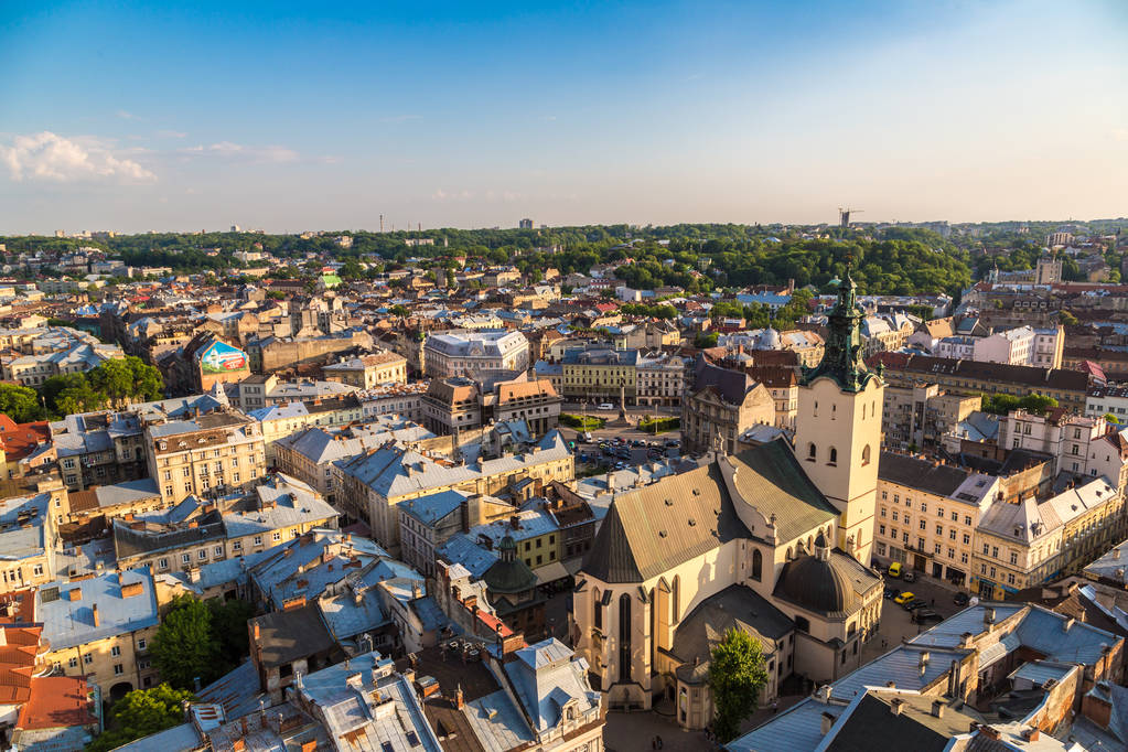 Lviv, Ukrayna - 9 Haziran 2016: Lviv, panoramik görünümünde bir güzel yaz günü, Ukrayna - Fotoğraf, Görsel