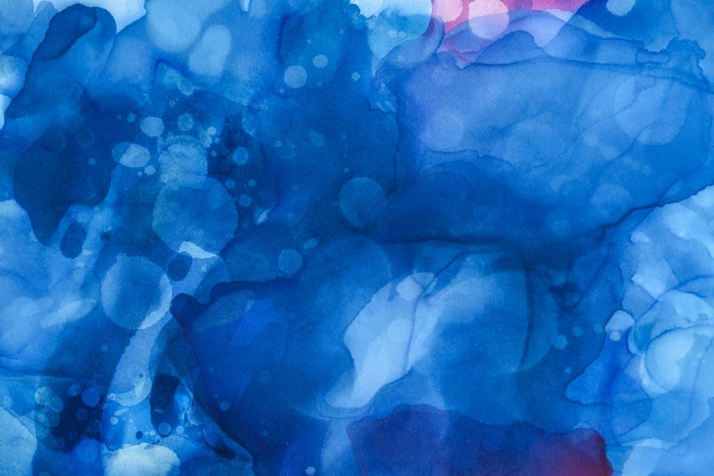 texturou modré postříkání alkoholu inkoustu jako abstraktní pozadí - Fotografie, Obrázek