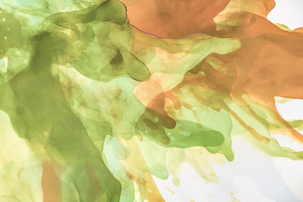 belos salpicos marrom e verde de tintas de álcool como fundo abstrato
 - Foto, Imagem