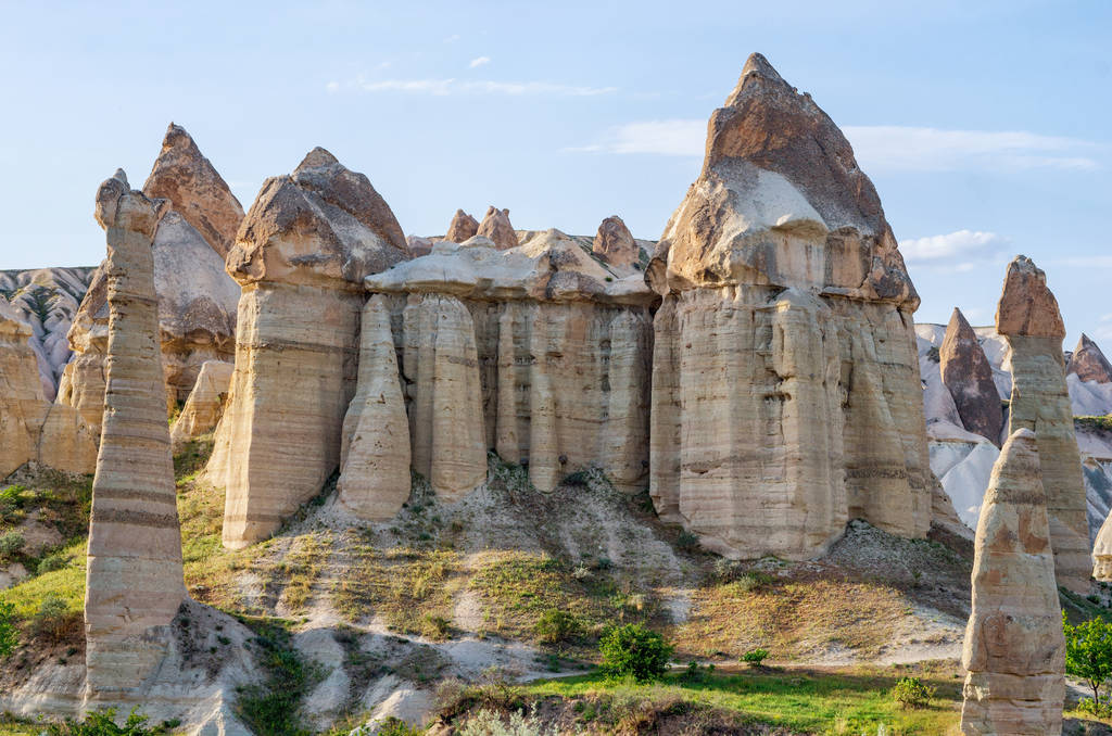 Rotsformaties in de vallei van de liefde in Cappadocië, Turkije - Foto, afbeelding