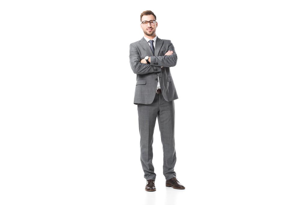 adulto hombre de negocios en gafas con brazos cruzados aislados en blanco
 - Foto, Imagen