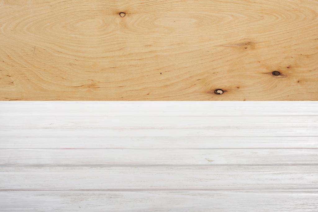πρότυπο λευκό ξύλινο δάπεδο με κόντρα στο παρασκήνιο - Φωτογραφία, εικόνα