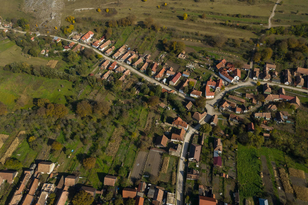 Légi drone képe a Torockói falu (Torocko magyar nyelven). Erdély, Románia - Fotó, kép