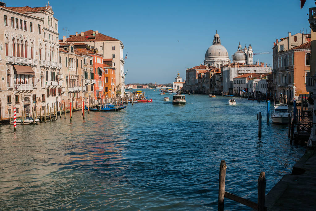 Obraz z malowniczym kanałach w Wenecji we Włoszech - Zdjęcie, obraz