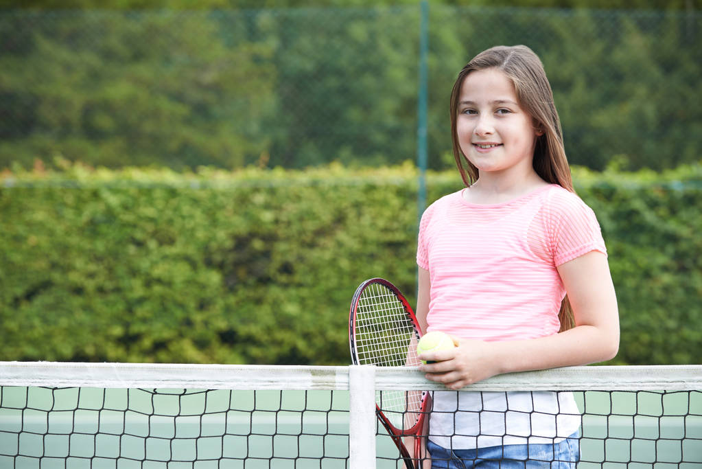 Retrato de menina jogando tênis
 - Foto, Imagem