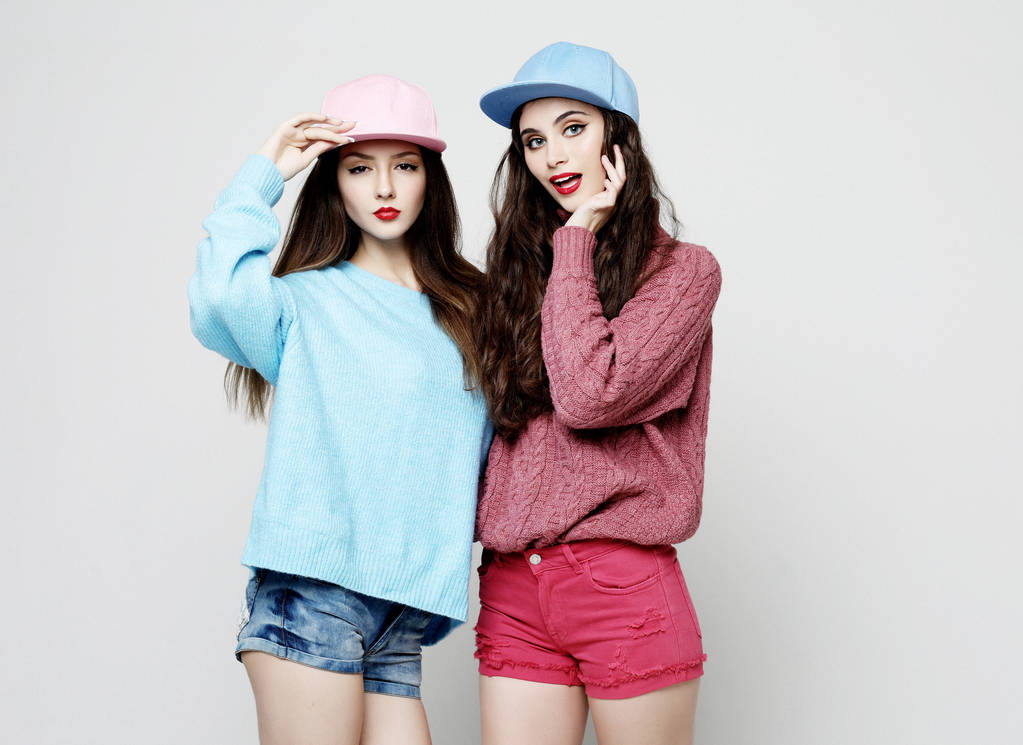  due ragazze alla moda hipster sexy migliori amici. - Foto, immagini