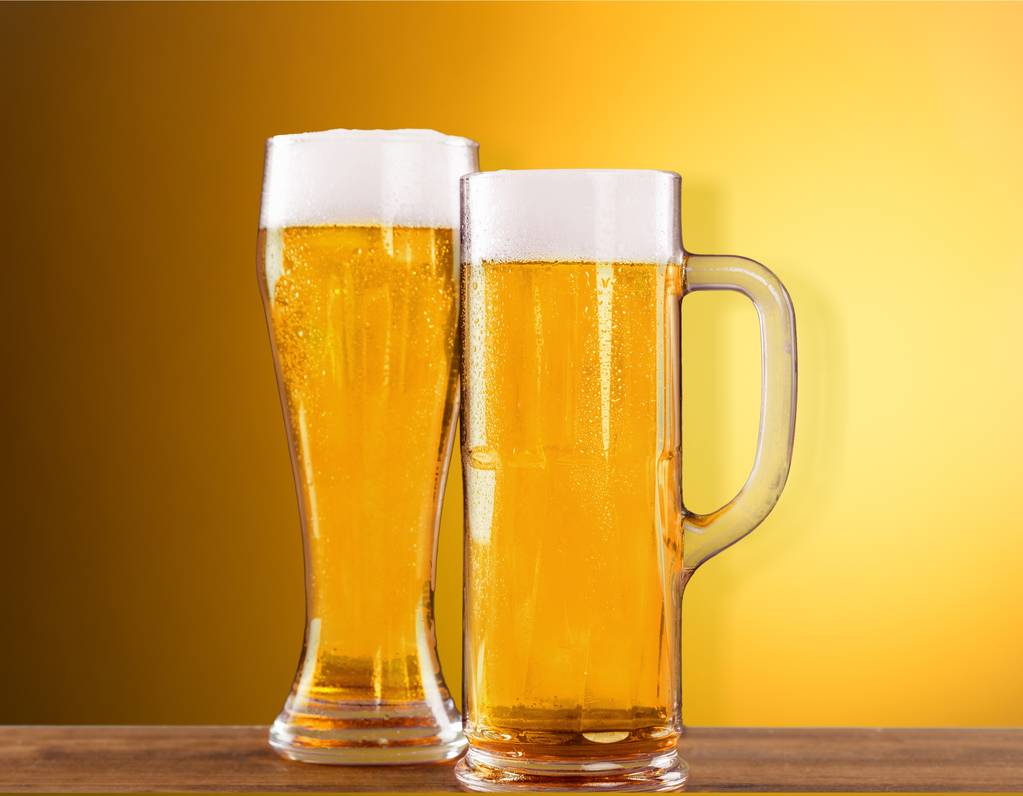 Маги пива холодного ремесла, крупним планом
  - Фото, зображення