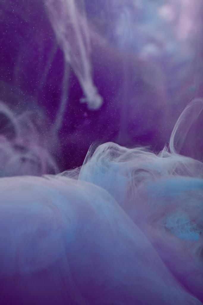 фон с абстрактными фиолетовыми и синими вихрями краски
 - Фото, изображение