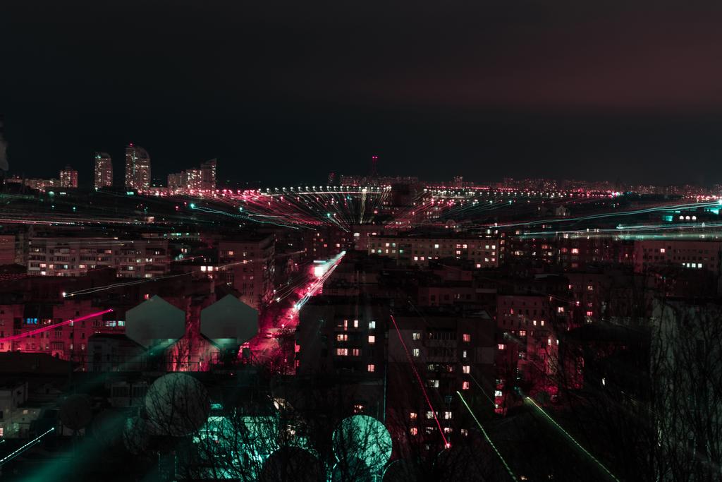 paisaje urbano nocturno con luces bokeh brillantes borrosas
 - Foto, Imagen