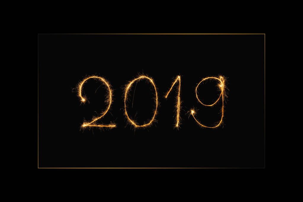 lähikuva 2019 vuosi valo merkki mustalla taustalla
 - Valokuva, kuva