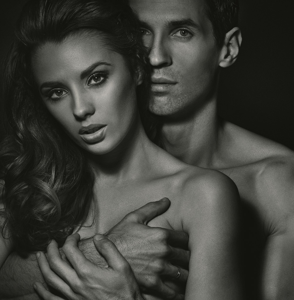 Blac-white portrait of sensual couple - Photo, Image