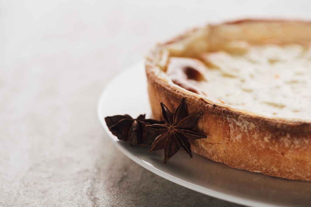 finom édes burgonya Pudding, csillagánizs, lemez - Fotó, kép