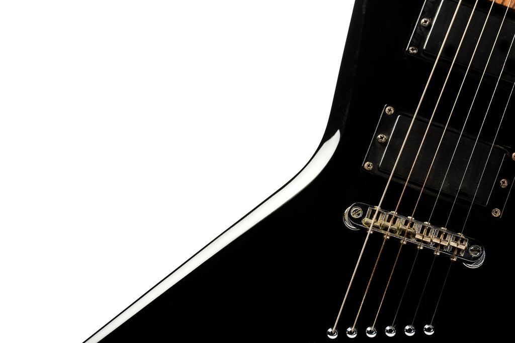 Nahaufnahme der schwarzen E-Gitarre isoliert auf weiß - Foto, Bild