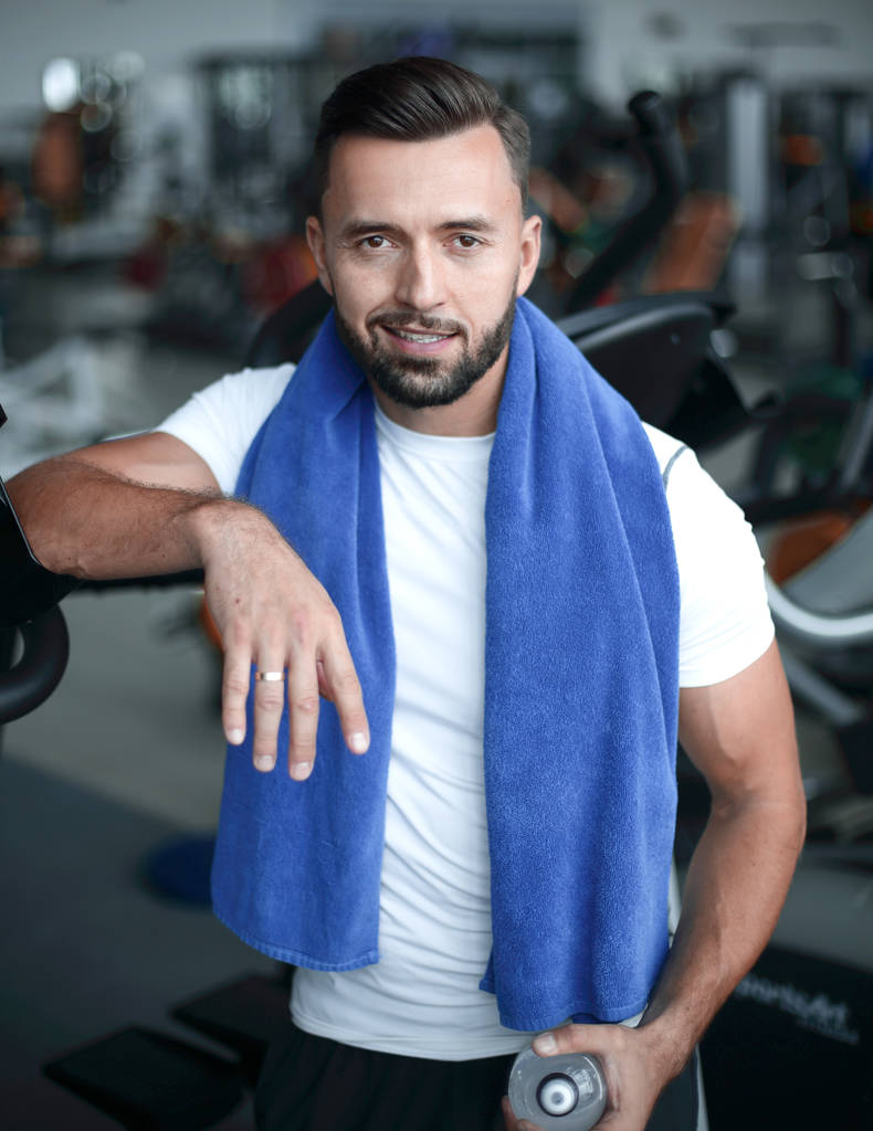 close up.confident sports man in the gym. - Photo, Image