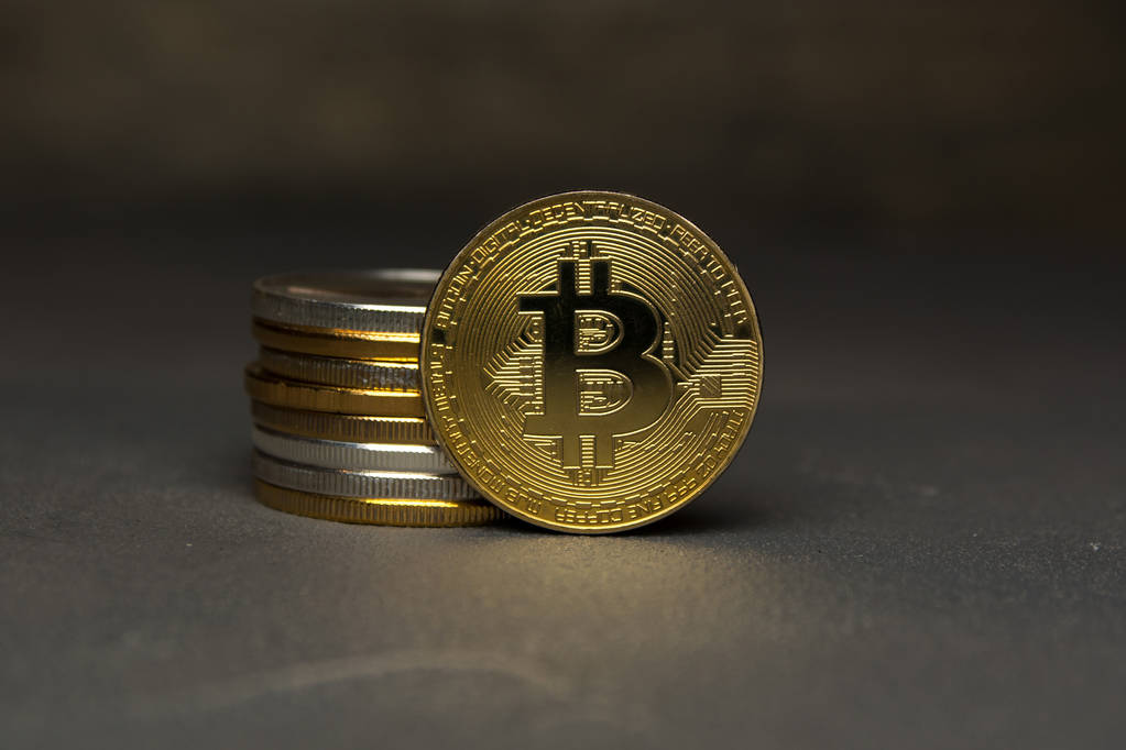 Close-up beeld van bitcoins crypto munt - Foto, afbeelding