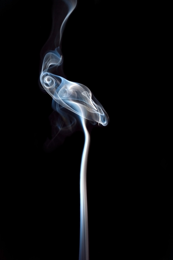 jasny dym w czarnym tle - Zdjęcie, obraz