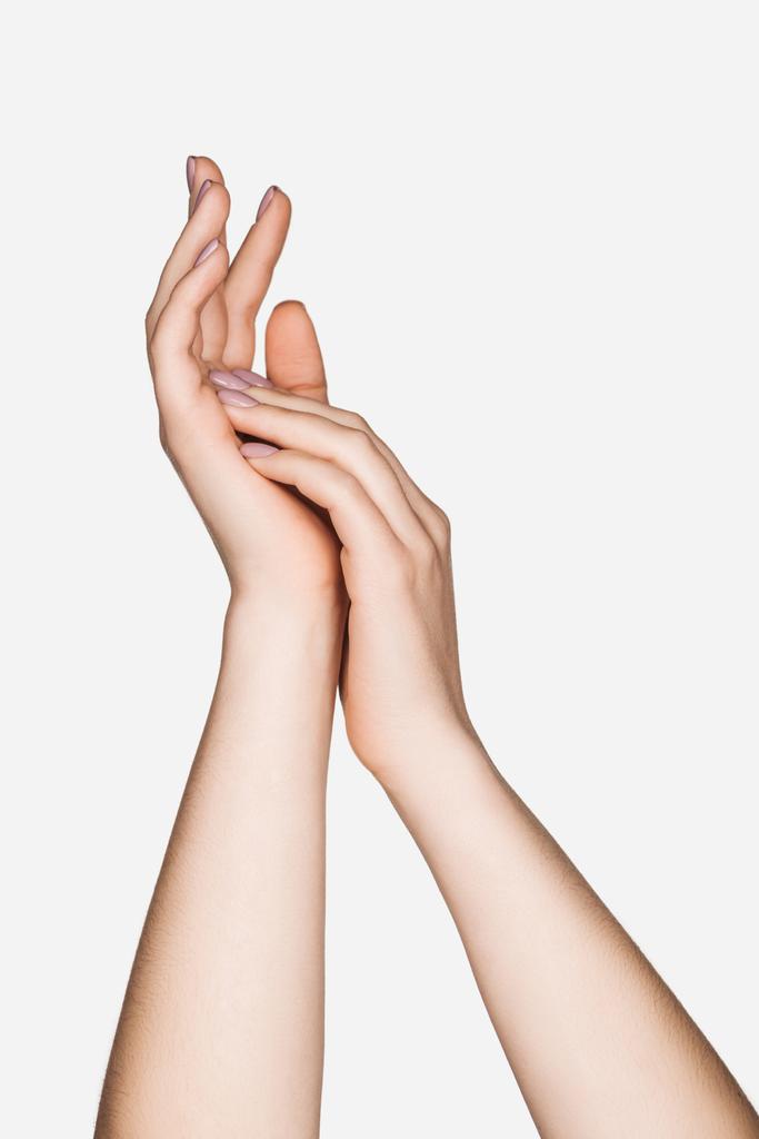 oříznutý pohled na ženské ruce izolované na bílém - Fotografie, Obrázek