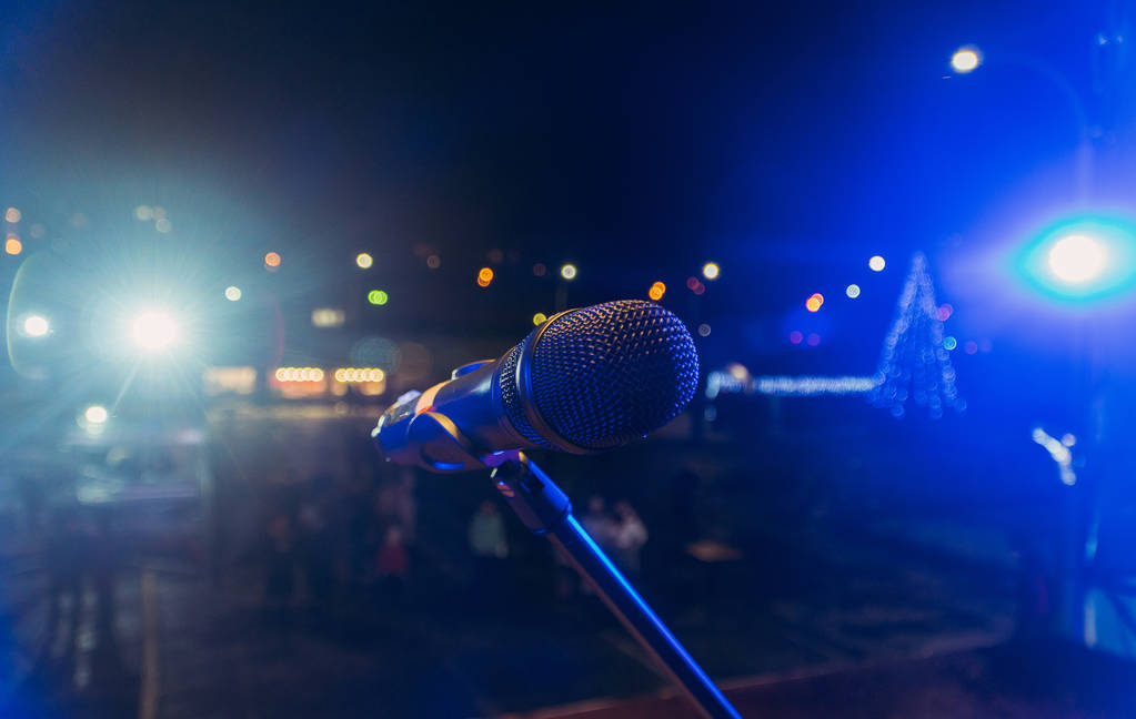Microfono. Il microfono è sul palco
 - Foto, immagini