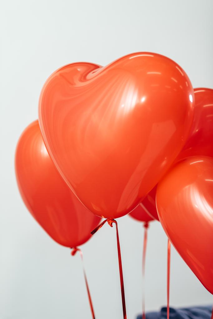 red heart balloons for valentine day as gift - Foto, afbeelding