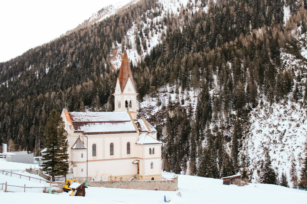 Trafoi, Italie - 03 20 2013 : vue sur la magnifique Alpen vellage Trafoi dans le paysage hivernal
 - Photo, image