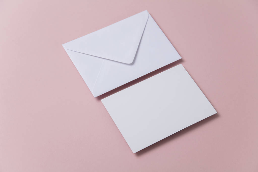 Papír boríték sablonnal modell akár üres fehér kártya - Fotó, kép