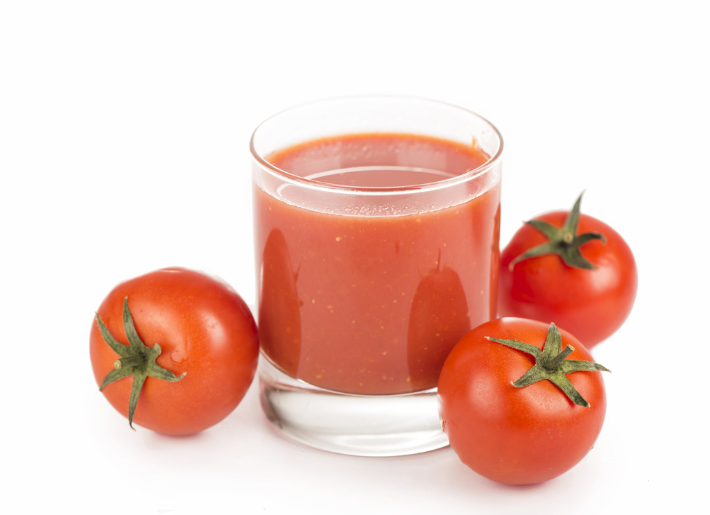 bardak domates suyu ve domates - Fotoğraf, Görsel