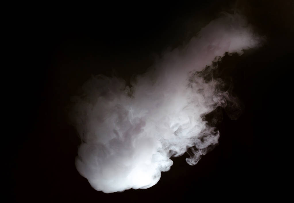 nube di fumo bianco su sfondo nero  - Foto, immagini