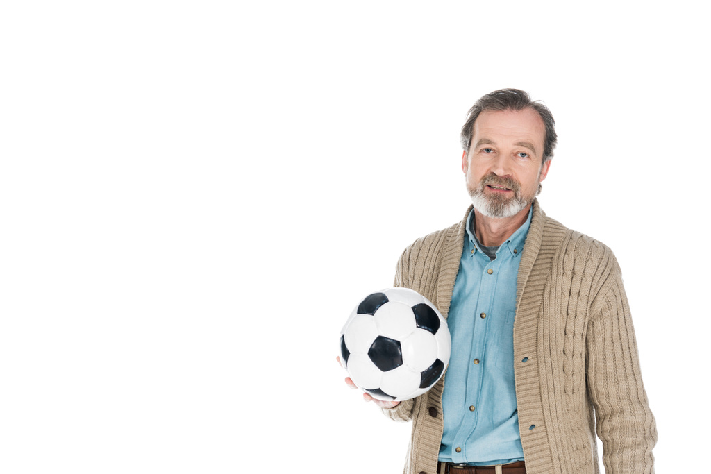 felice uomo anziano in possesso di calcio isolato su bianco
 - Foto, immagini