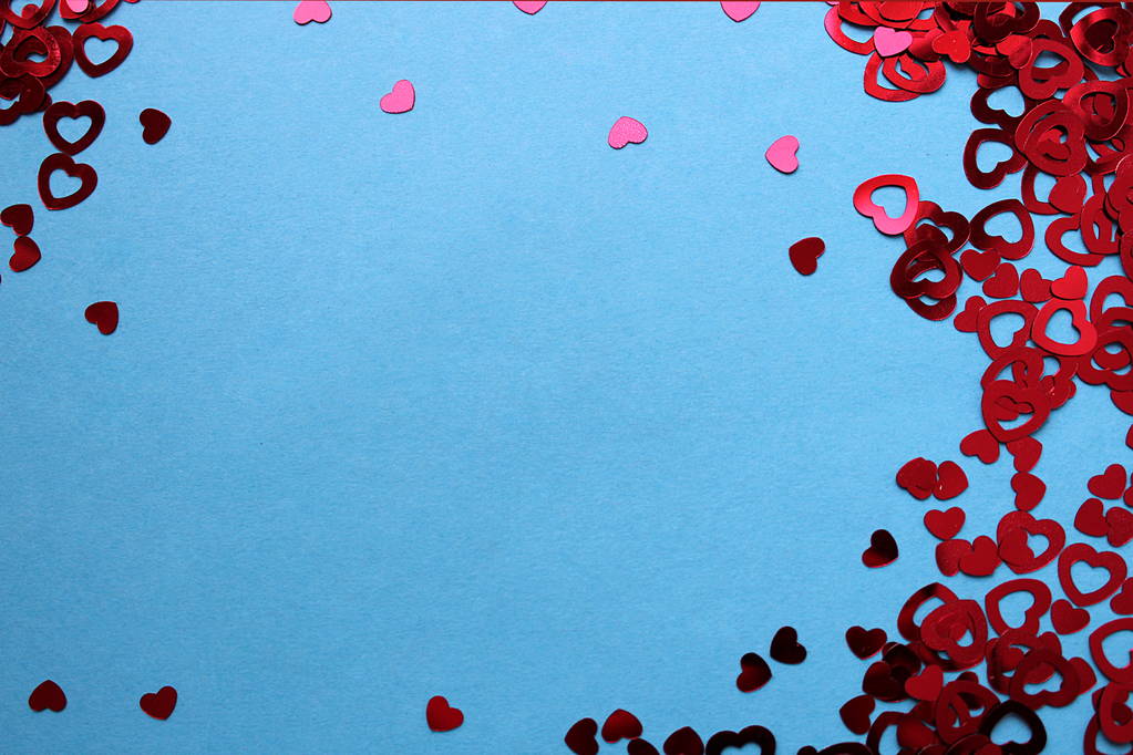 Červené srdce tvar textura rozloženy na stůl - Fotografie, Obrázek