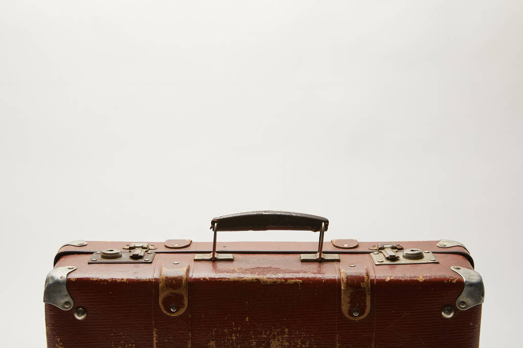 valigia marrone su sfondo grigio con spazio copia
 - Foto, immagini