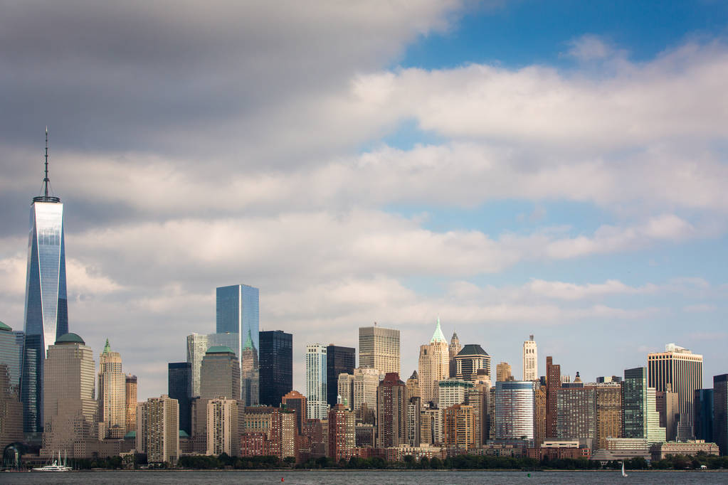 Вид на Нижний Манхэттен из парка Либерти Стейт
 - Фото, изображение