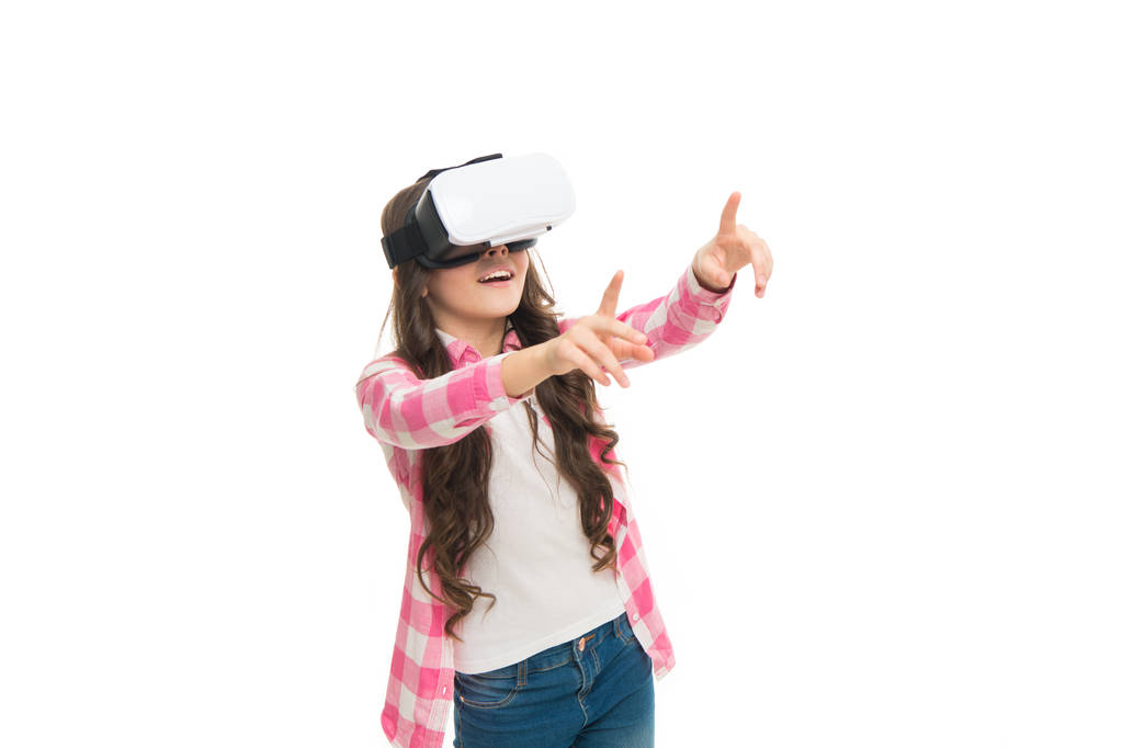 Lapsi käyttää hmd tutkia virtuaali- tai lisätyn todellisuuden. Tulevaisuuden teknologia. Tyttö vuorovaikutuksessa cyber todellisuutta. Pelaa kyberpeliä ja opiskele. Nykyaikainen koulutus. Vaihtoehtoiset opetustekniikat. Virtuaalikasvatus
 - Valokuva, kuva
