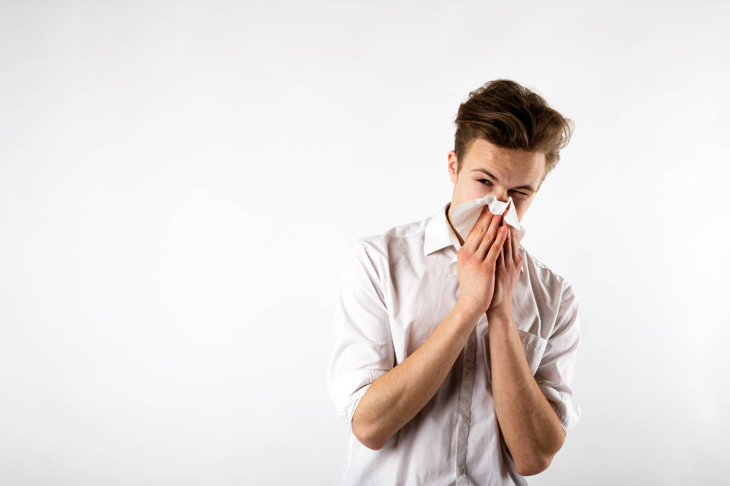 Estornudar - Foto, imagen