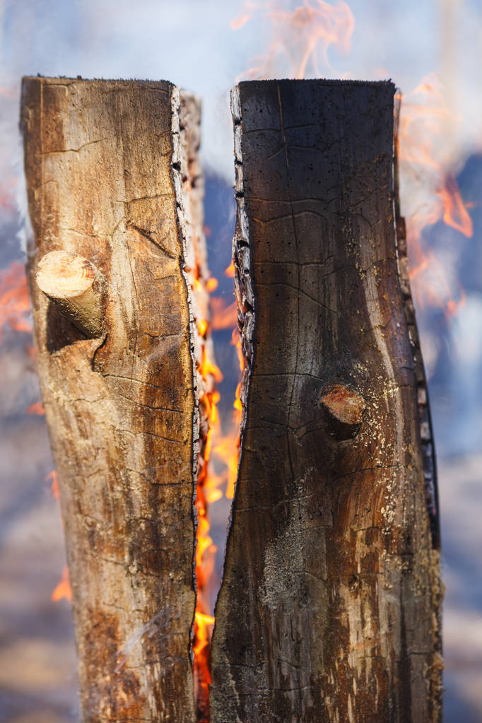 Finnische Kerze brennt mit heller Flamme - Foto, Bild
