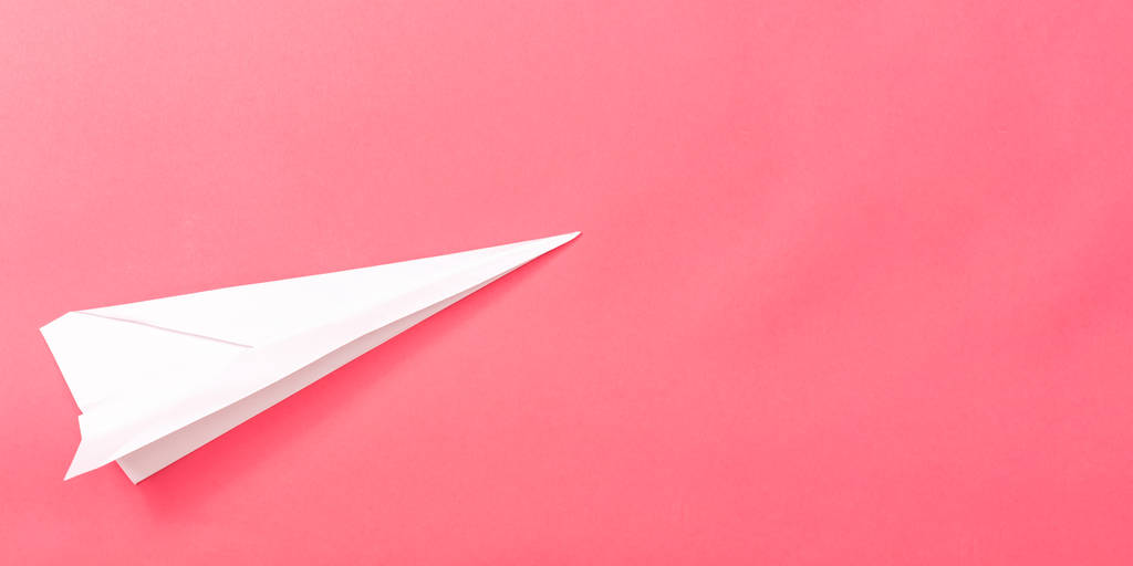 Um avião de papel
 - Foto, Imagem