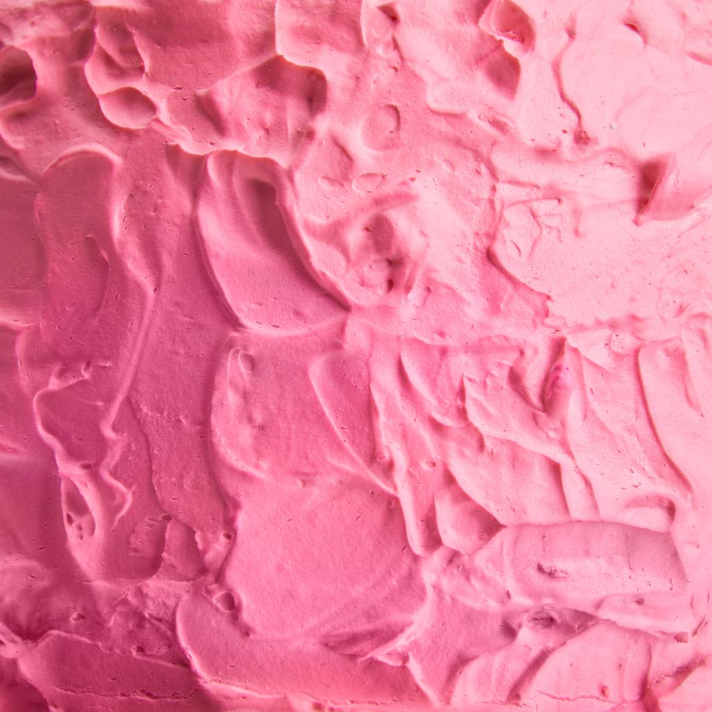 fim de nata rosa em bolo cozido no forno saboroso
  - Foto, Imagem