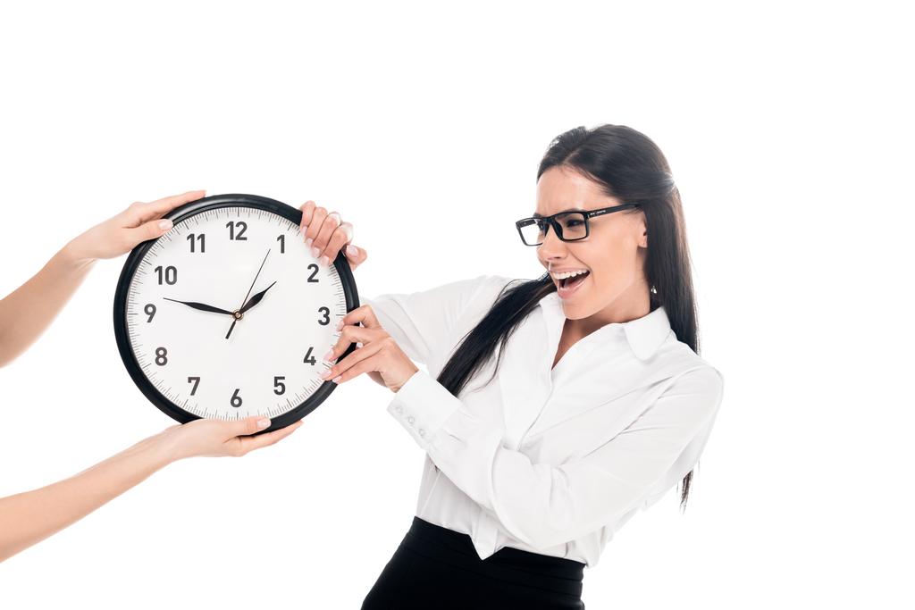 Gritando irritado empresária em óculos segurando relógio isolado em branco
 - Foto, Imagem