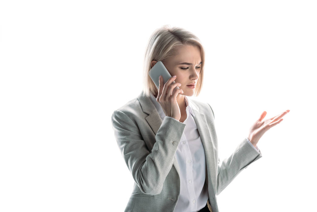 beyaz izole akıllı telefon konuşurken sarı saçlı güzel, ciddi iş kadını - Fotoğraf, Görsel