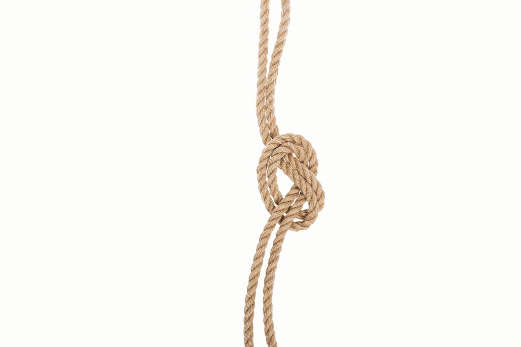 cordes brunes nautiques avec noeud marin isolé sur blanc
  - Photo, image