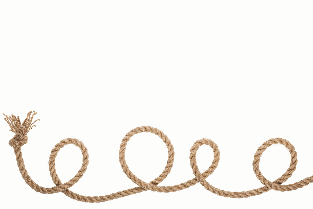 cuerda larga rizada y marrón con nudo aislado en blanco
  - Foto, imagen