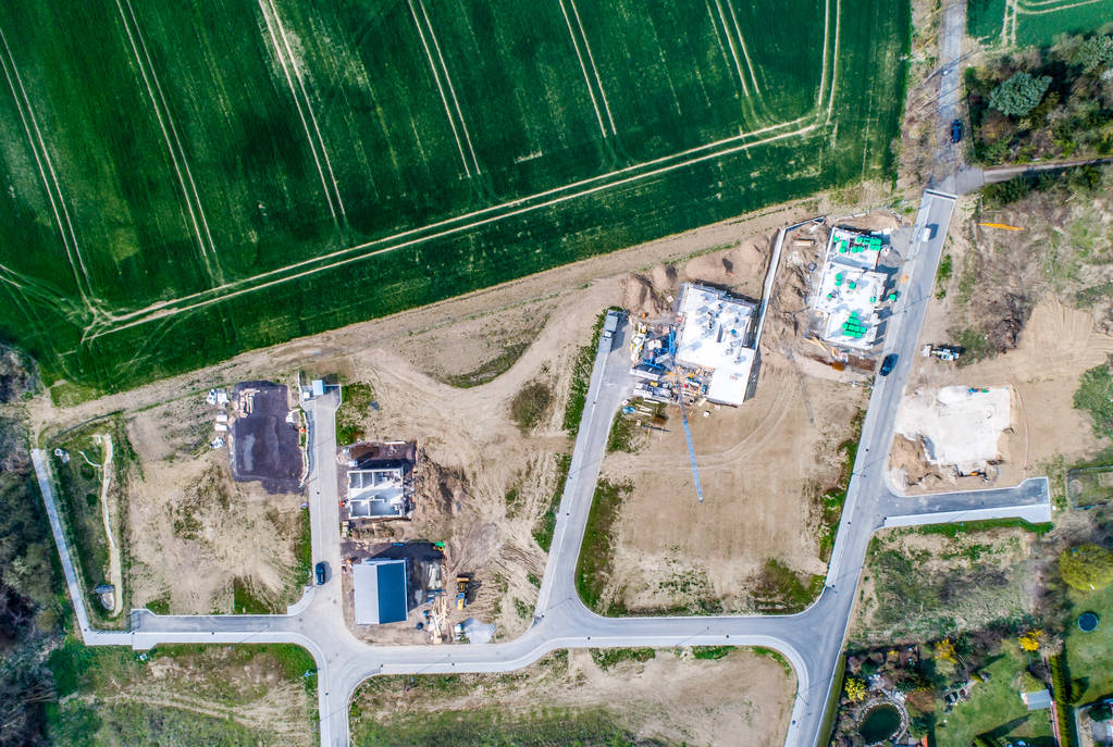 Luchtfoto van weg straten nieuwe ontwikkelingsgebied voor vastgoed hme bouwen bouw Duitsland - Foto, afbeelding