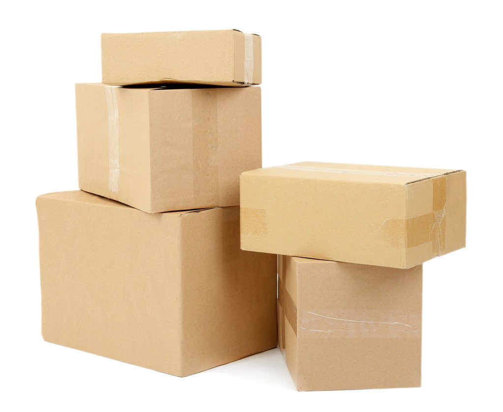 Diferentes cajas de cartón aisladas en blanco
 - Foto, Imagen