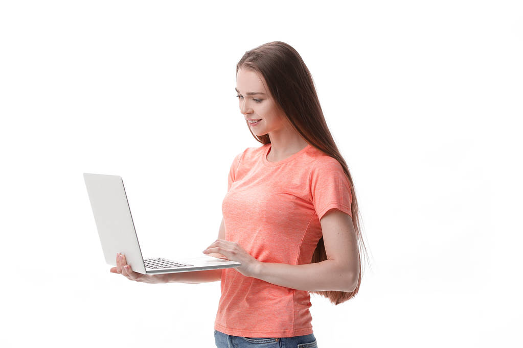 studente ragazza attenta con laptop.isolated su sfondo bianco
 - Foto, immagini